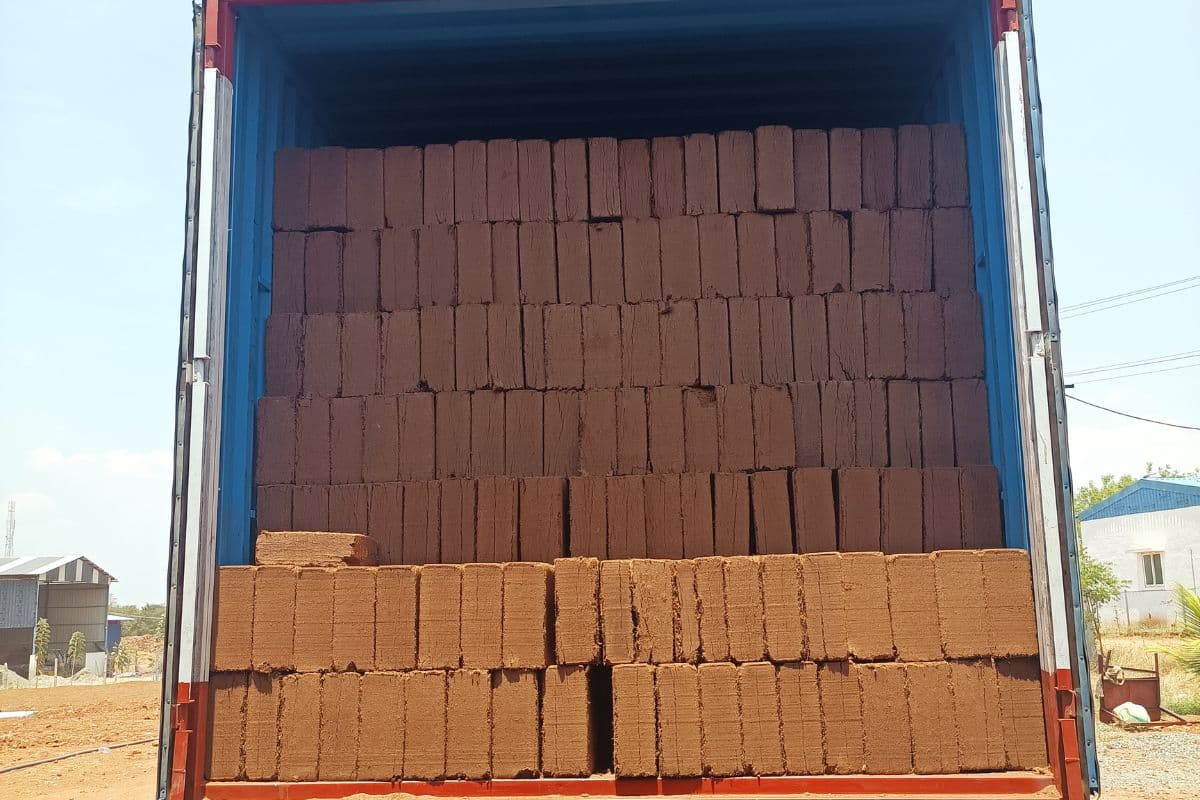 cocopeat-in-container.jpg
